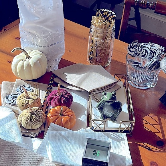 Lagniappe 30% OFF ADD TO CART FOR A SALE PRICE Little Something Extra @ttarney - Picture 15 of 16